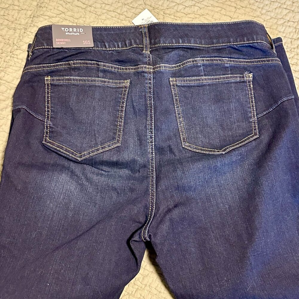 NWT Torrid Bombshell Skinny Jeans